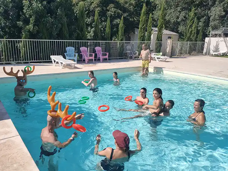 animation piscine camping 4 étoiles dans le Luberon
